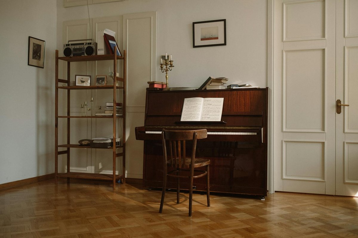 déco salon avec piano droit