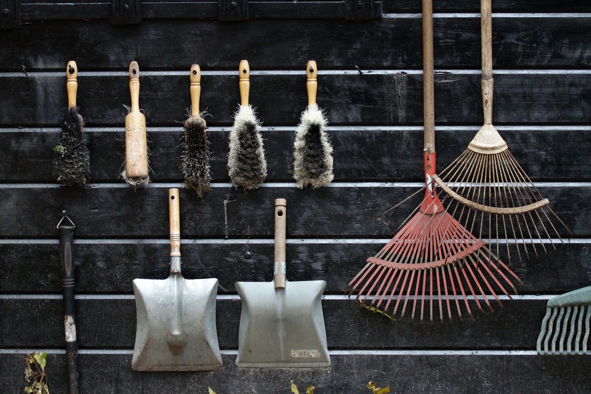 idée aménagement intérieur abri de jardin