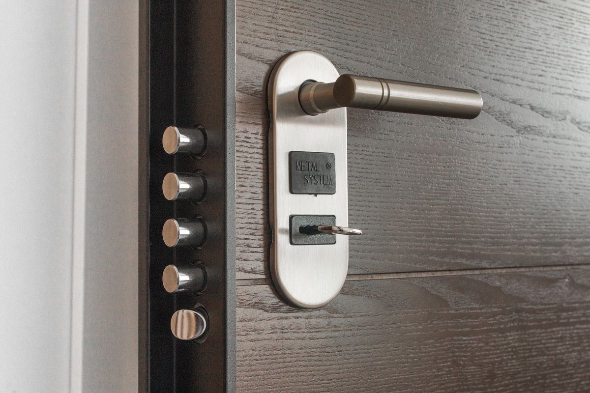 poser une serrure de porte